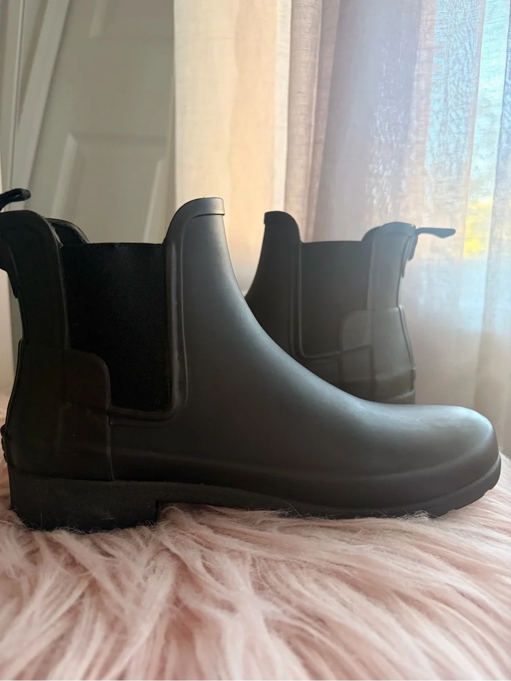 Hunter Women's Chelsea Rain Boots in Black